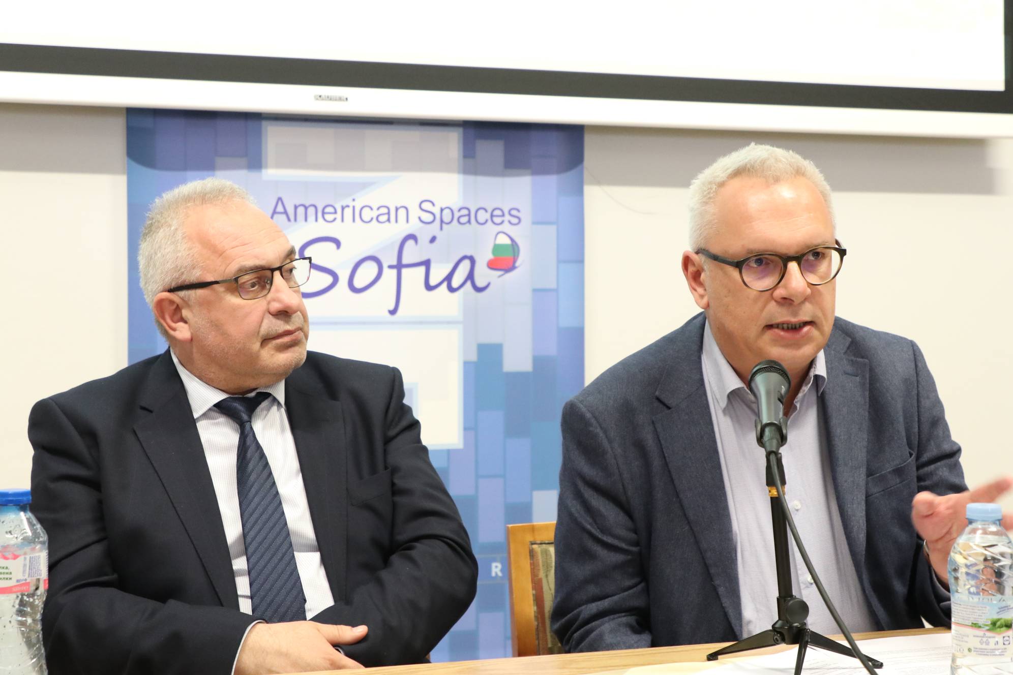  Проф. д.н. Веселин Янчев и проф. д.н. Момчил Методиев 